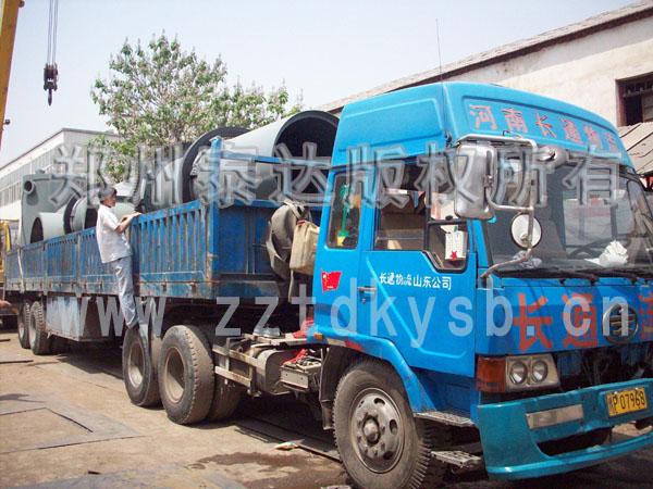 山東濟(jì)南煤氣發(fā)生爐、烘干機(jī)發(fā)貨現(xiàn)場