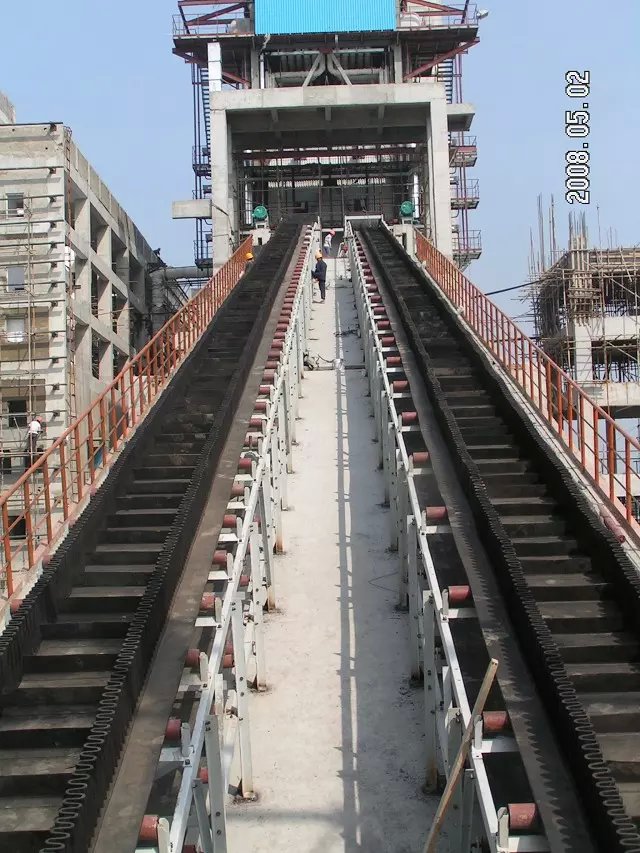 濰坊礦用大傾角輸送機