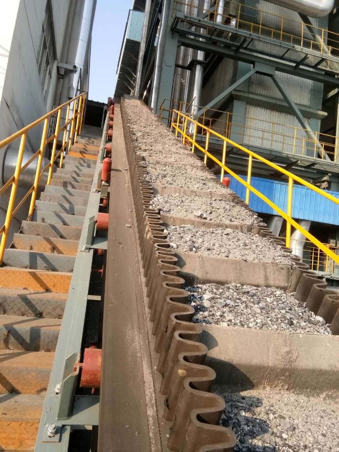 TD75型安徽膠帶輸送機.jpg TD75型安徽膠帶輸送機.jpg