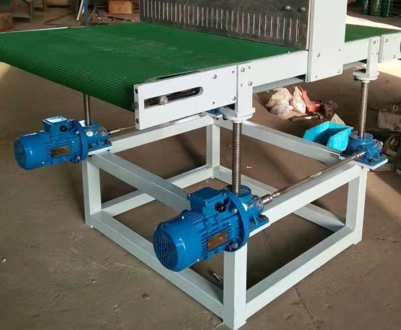 砂光機配套的帶式輸送機.jpg 砂光機配套的帶式輸送機.jpg