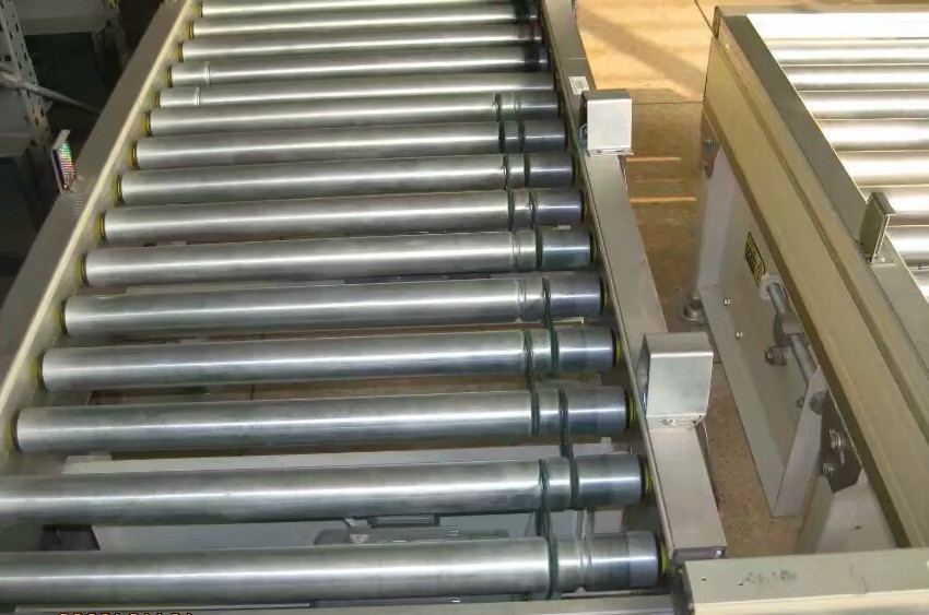 1677651280531596.jpg lkij滾筒輸送機.jpg